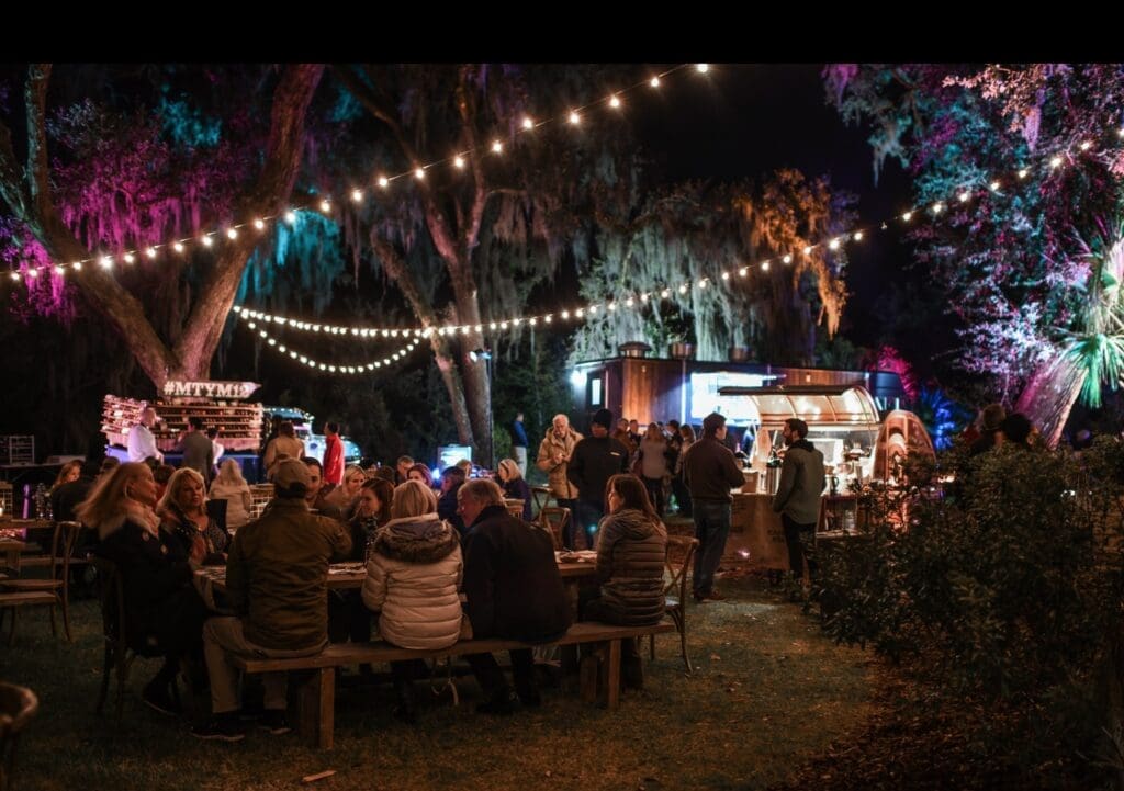 More food truck fun. (Photo by Bonjwing Lee)