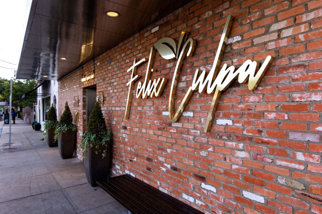 Felix Culpa's look to the outside world