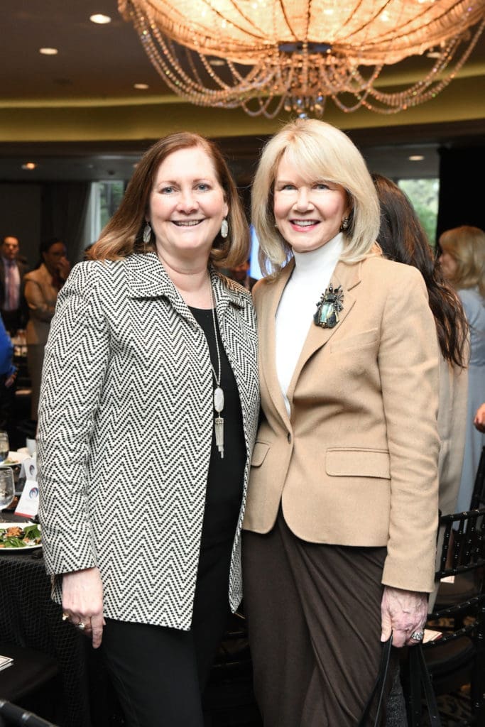 Diane Englet and Suzan Deison  at El Centro  de Corazón luncheon (Photo by Daniel Ortiz)