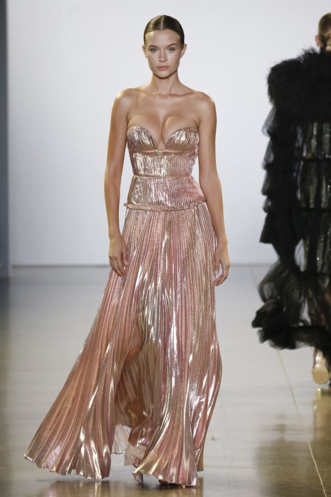 Victoria’s Secret Models Help Rising Star Vietnamese Designer Bust Out at Fashion Week