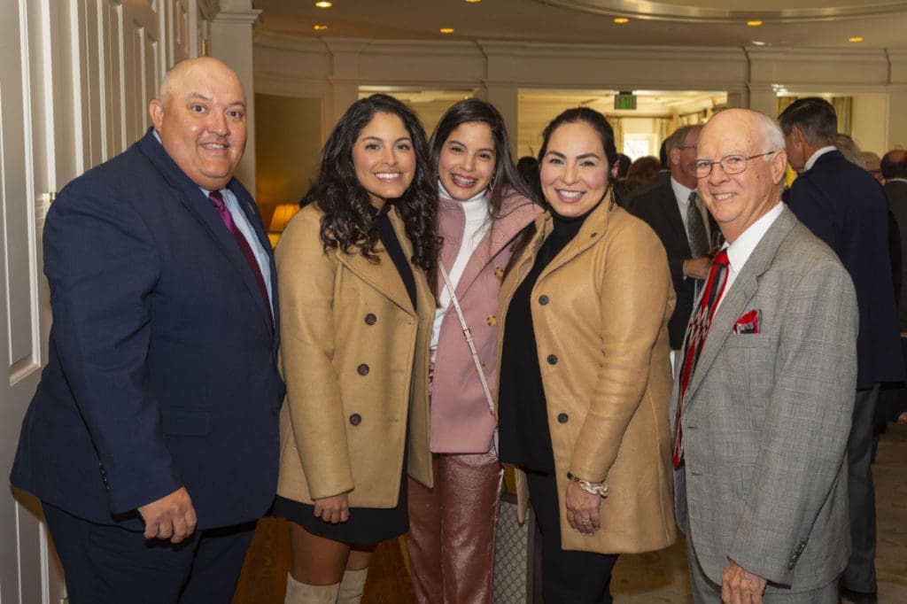 Golf Fever Draws a Sellout Crowd to River Oaks Country Club