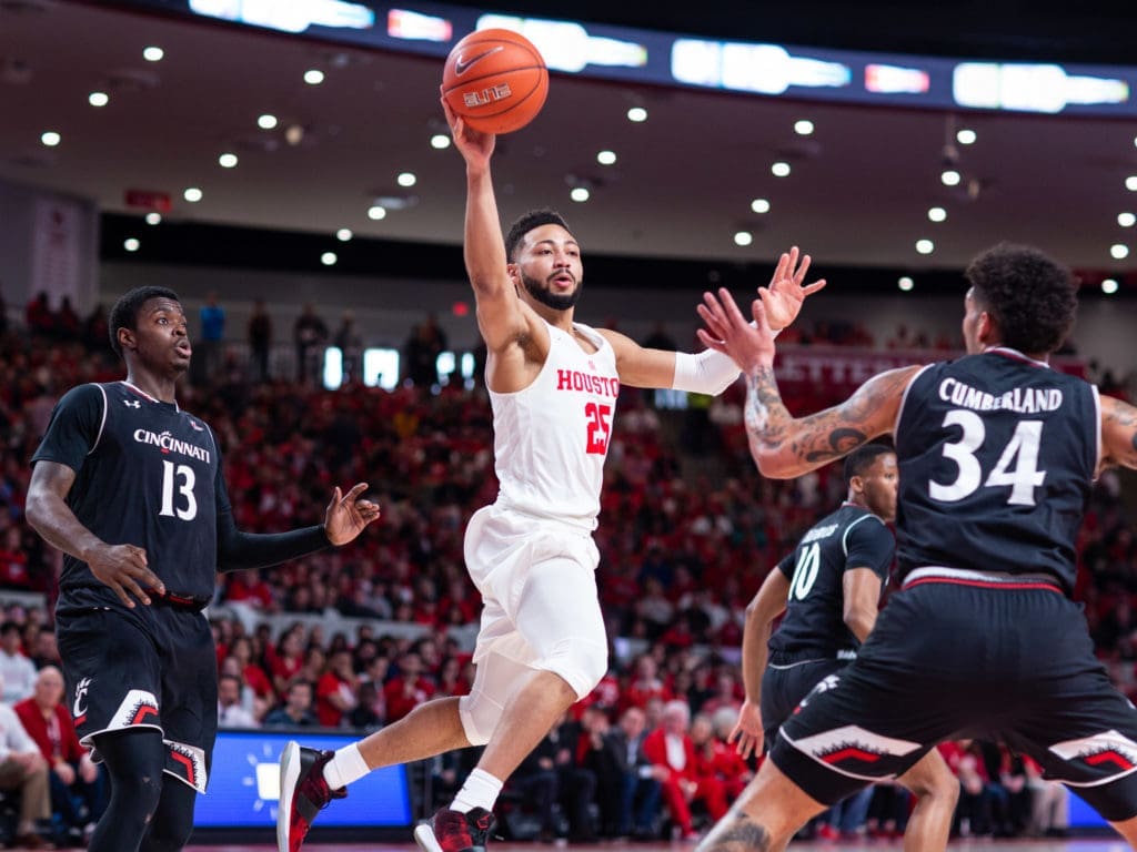 Galen Robinson Jr. and the Cougars drives set up their inside success.