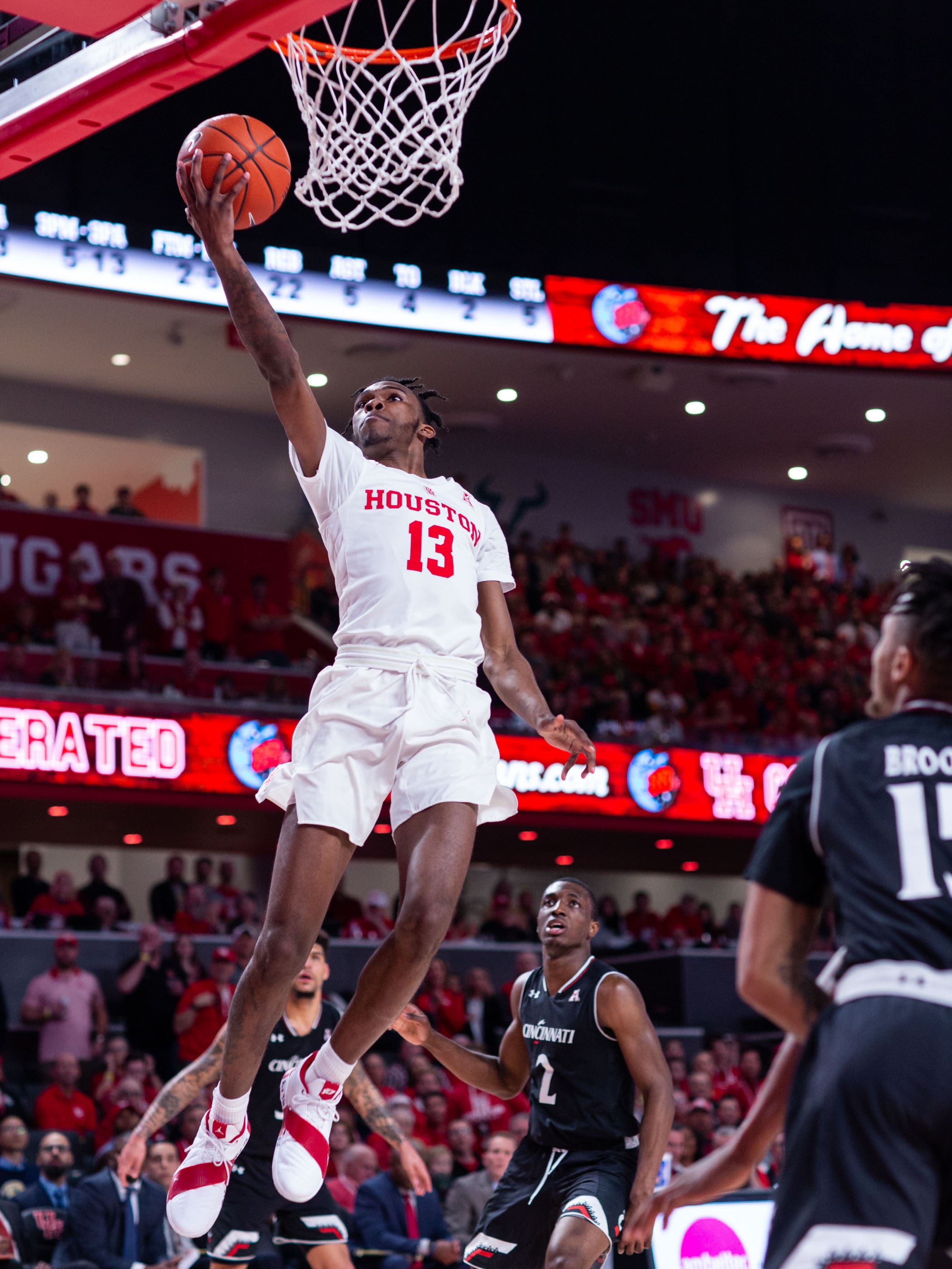 UH sixth man DeJon Jarreau's ability to get the rim gives the Cougars another dimension.