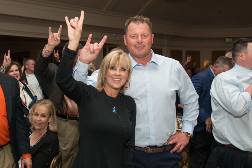 Roger Clemens and Texas’ Cheerleaders Lead a Rousing UT Party in One Unforgettable Houston Night