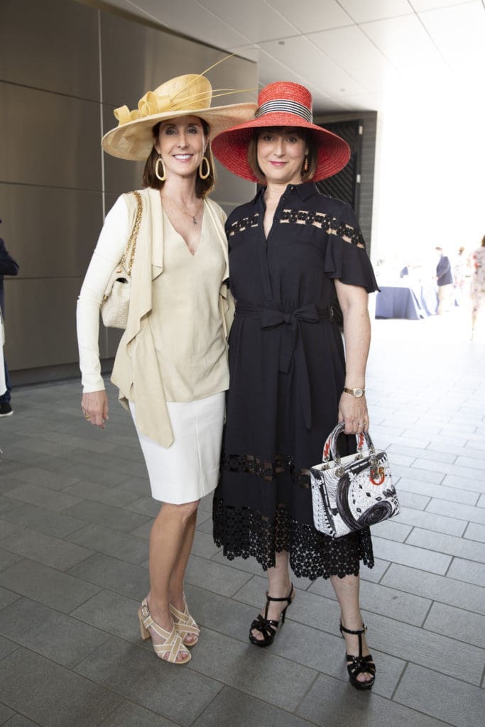 Phoebe Tudor, Leigh Smith at the Hermann Park Conservancy 'Hats in the Park' lunch. (Photo by Jenny Antill Clifton)