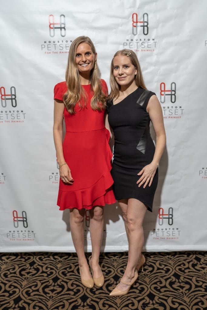 Lindsay Canning, Samantha Lease at the Club PetSet Young Professionals party. (Photo by Kathlyn Dragna Photography)