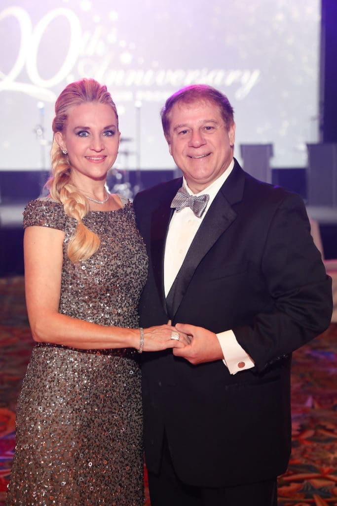 Chairs Mary & Dr. Mark D'Andrea at the 20th anniversary Houston JDRF Promise Ball. (Photo by Priscilla Dickson)