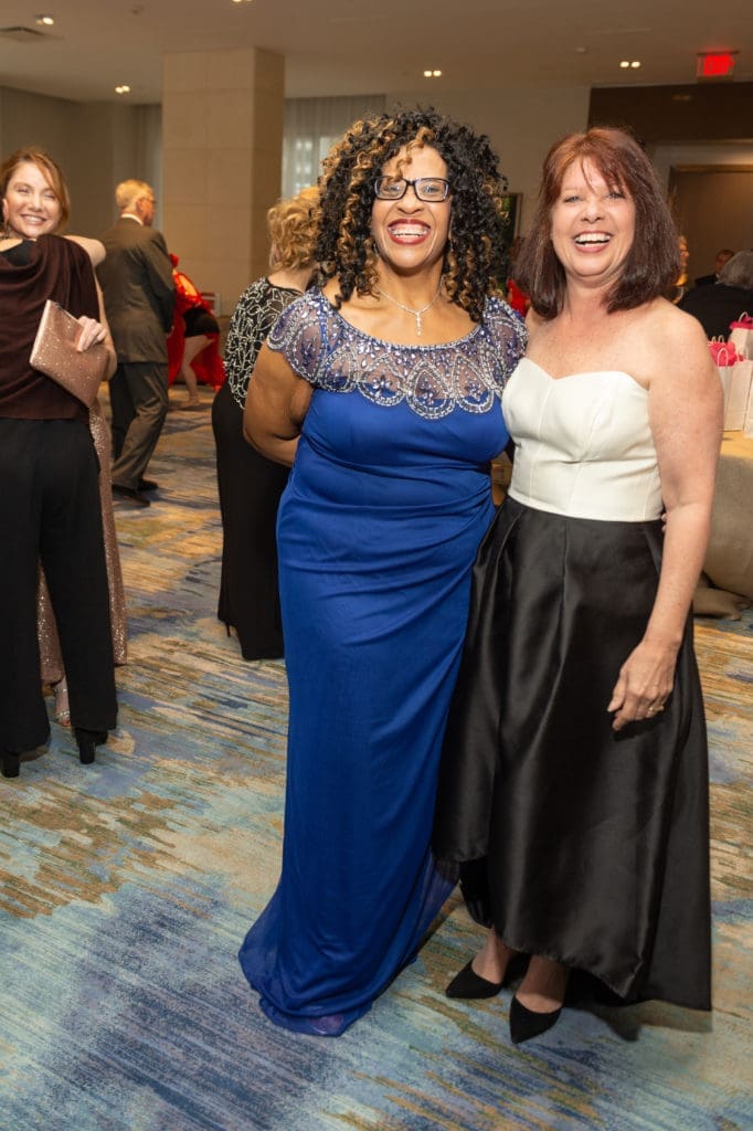 Cecilia Winter-Morris, honoree Michelle Smith at the Virtuosi of Houston gala. (Photo by Fulton Davenport/PWL Studio)