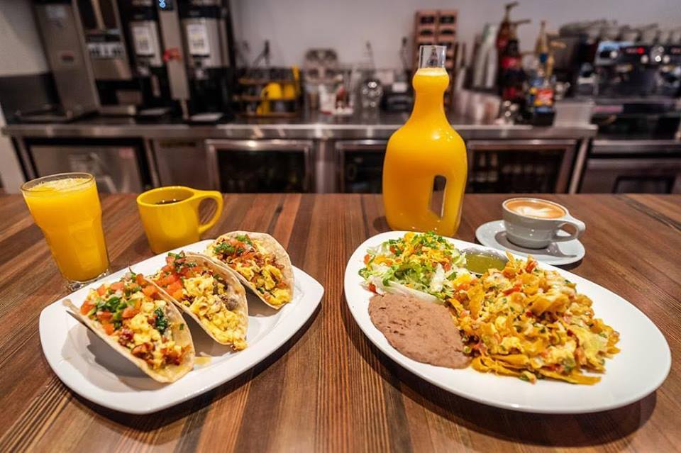 Harry's Restaurant is definitely the go-to breakfast spot in Downtown. 