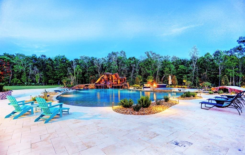 The lazy river meets up with a gorgeous grotto. (Photo by HAR)