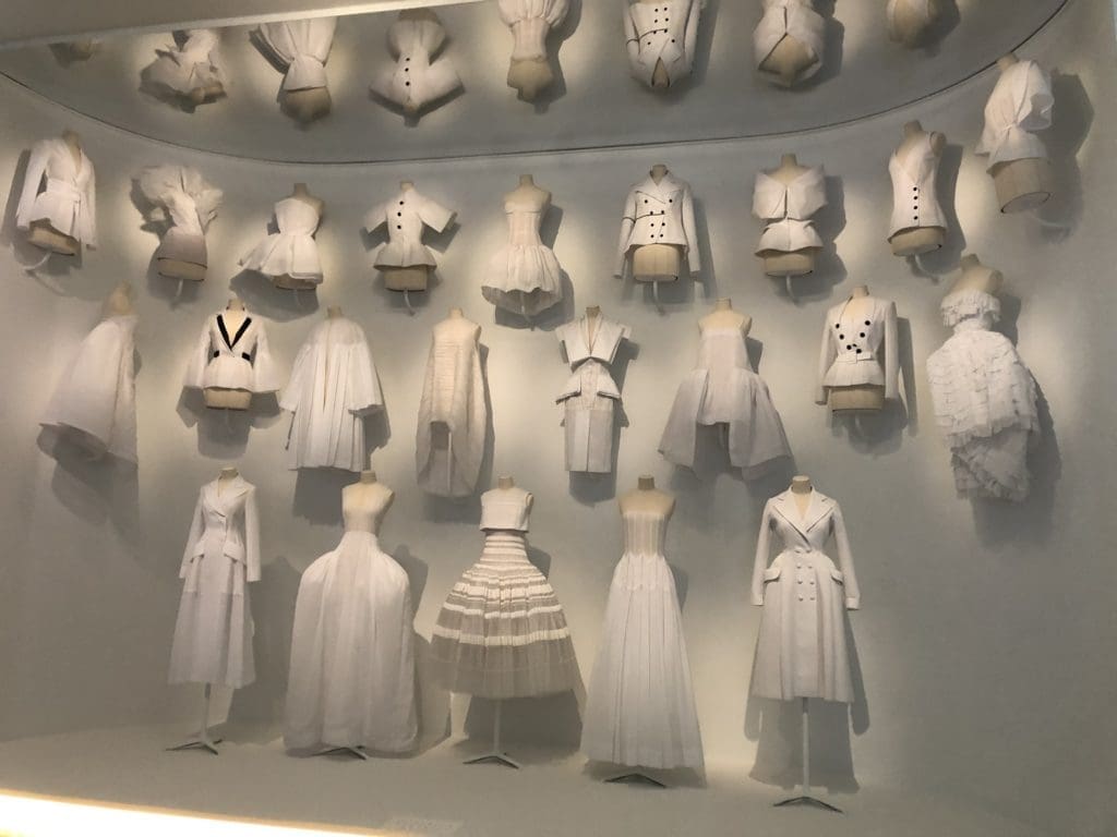 The Office of Dreams is filled with 22 white toiles. 