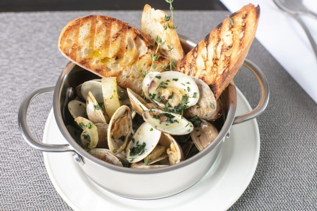 Vongole al Tegamino at Partenope (Photo by Emily Loving)