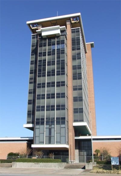 Houston Suburb’s Landmark Tower to be Torn Down After 20 Years of Neglect