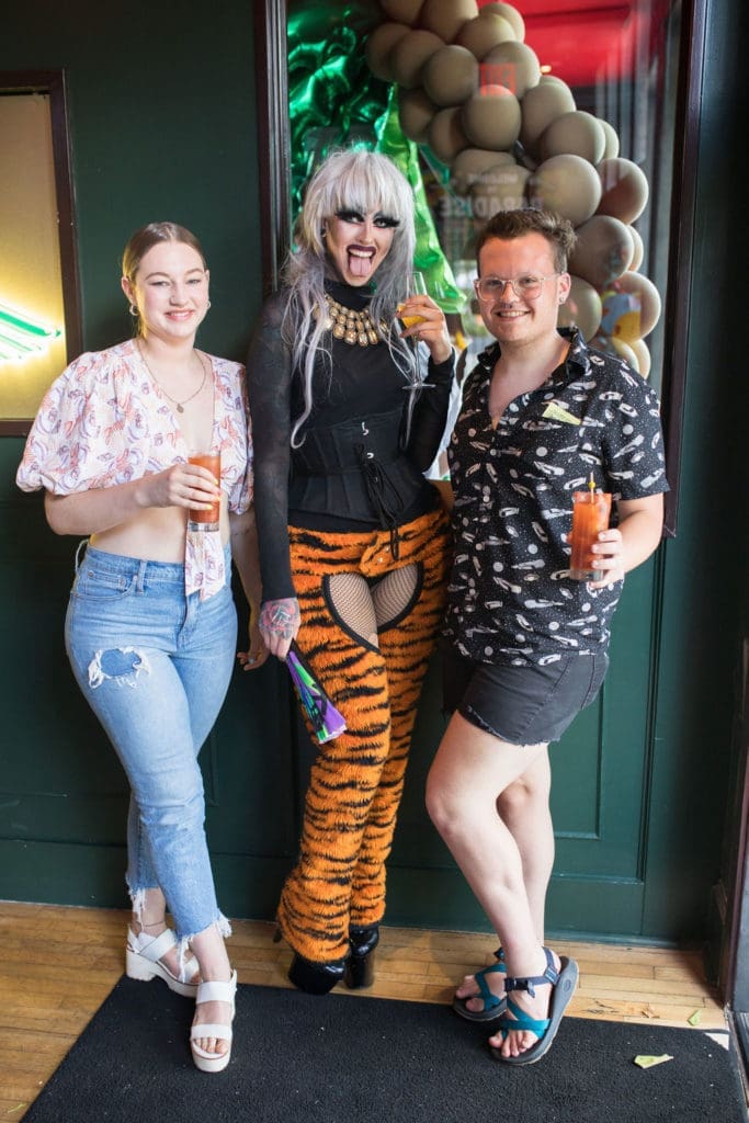  Lindsay Austin, Porter Bella Graves, Trisha Delish (Photo by Leah Wilson)
