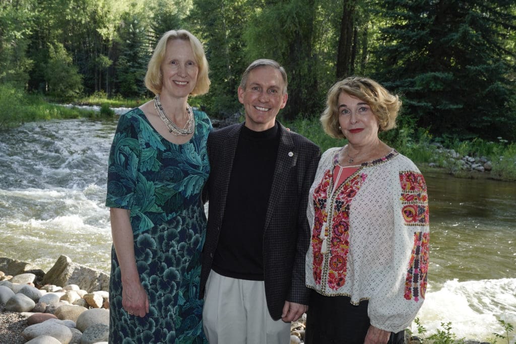 Dr. Katherine Pisters, Dr. Peter Pisters, Barbara Hines
 (Photo by Riccardo Savi)