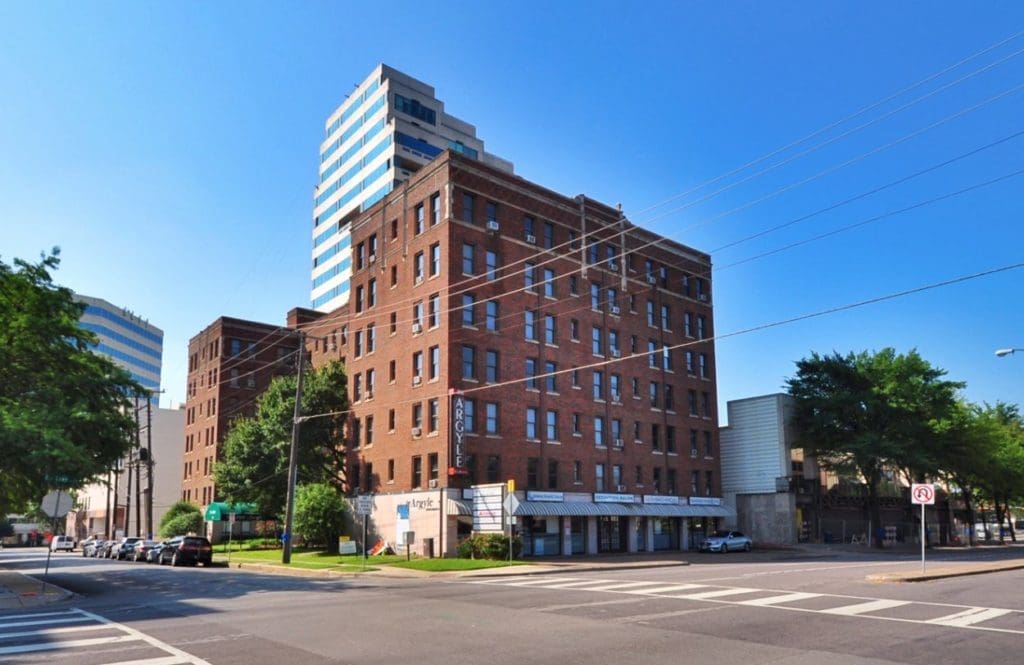 Dallas’ Historic Manhattan-Style Apartment Building is Reopening After Snazzy Renovation
