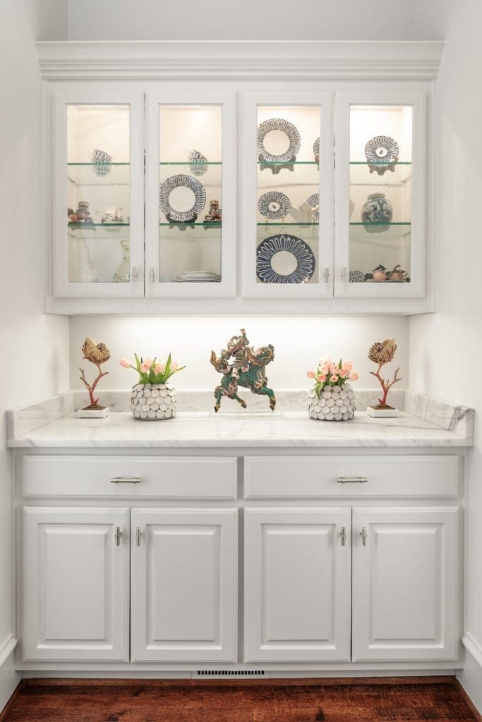 The home is a mix of bold colors and soft neutrals. 