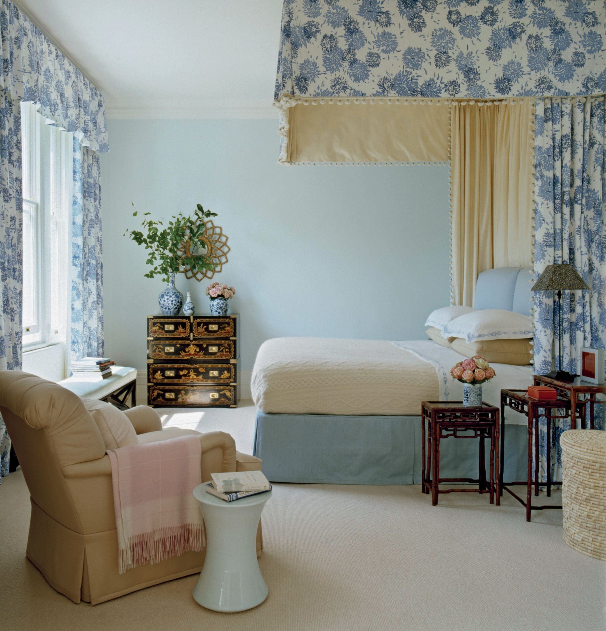 The original version of this chrysanthemum pattern was made for Jacqueline Kennedy when she refreshed the White House with legendary decorator Sister Parish. 
