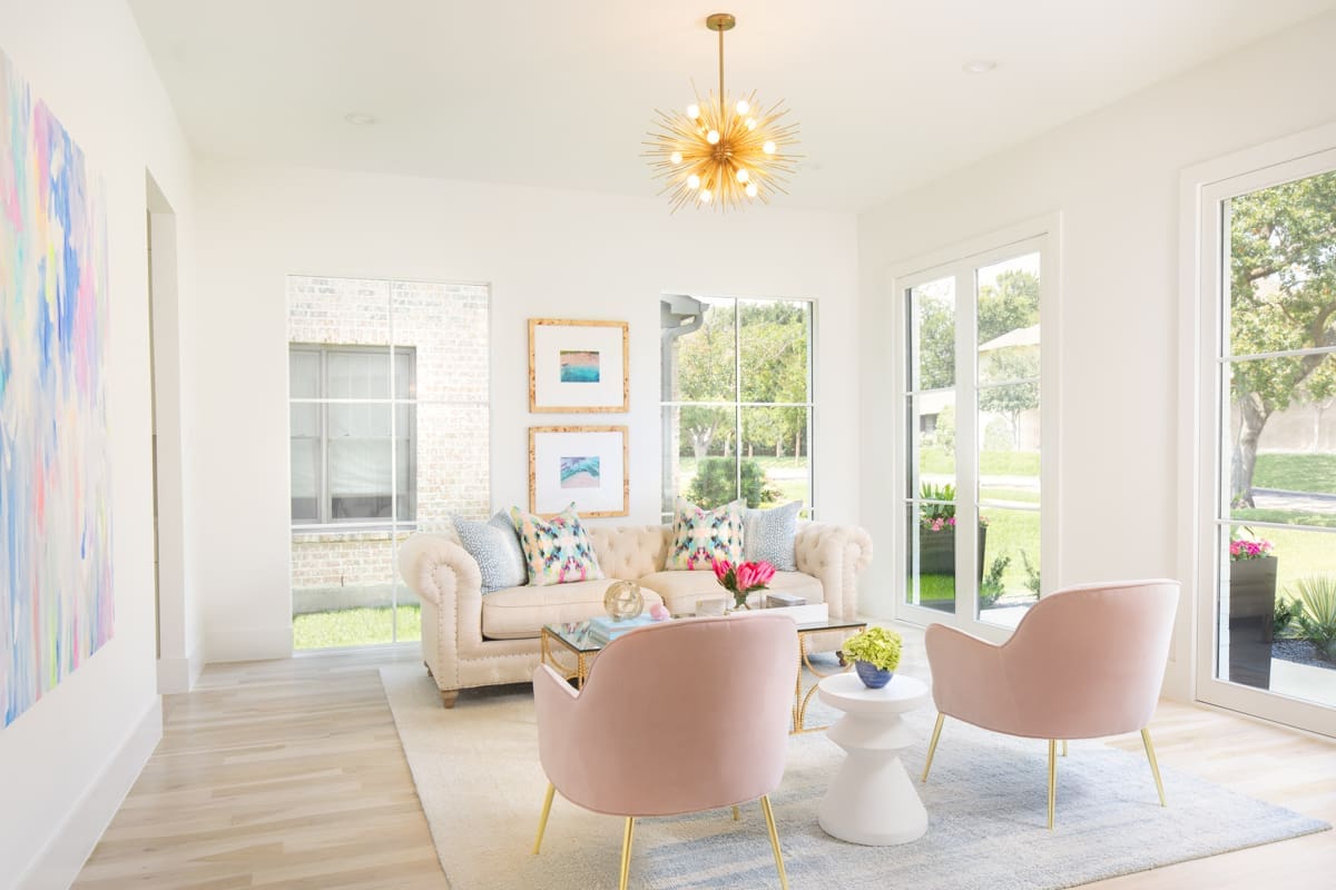 The home features lots of natural light and soft pastel colors. (Photo by Jenifer McNeil Baker)