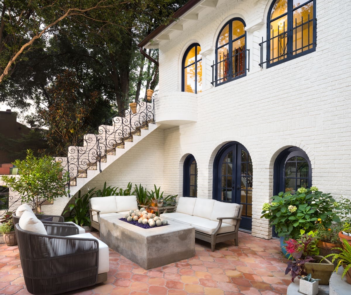 A detached garage was recently added with second floor guest quarters. (Photo by Jenifer McNeil Baker)