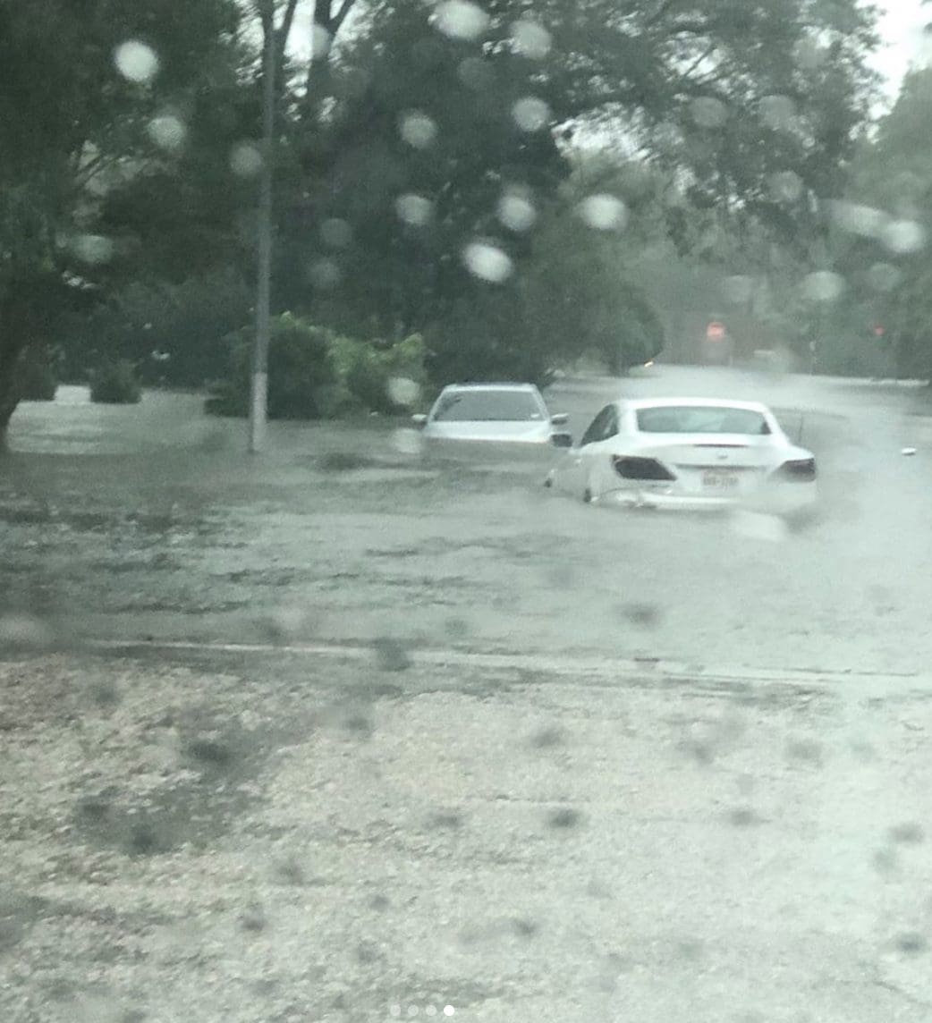 Scenes of the Houston flooding leave little doubt what the city is dealing with. (@cocacolaplease85)