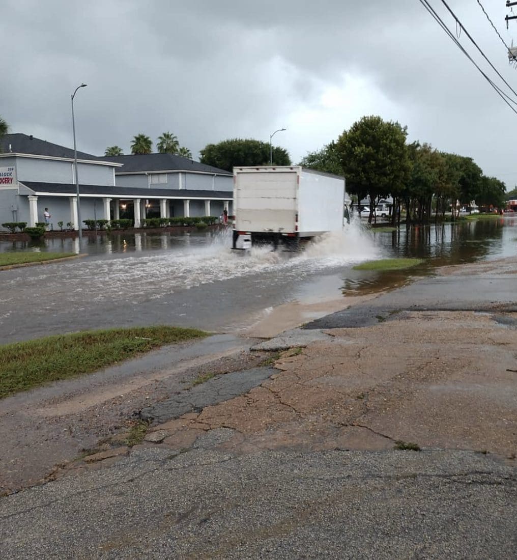 Trucks did not fare much better in the Houston flooding (@yavidaurre)