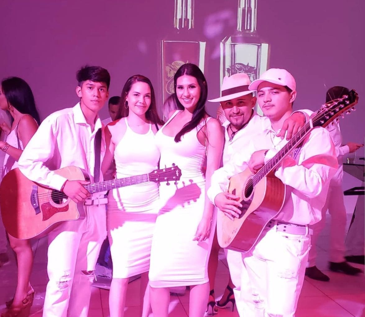 A musical moment at the Veneno Tequila launch (David Duncan Photography for Veneno Tequila)