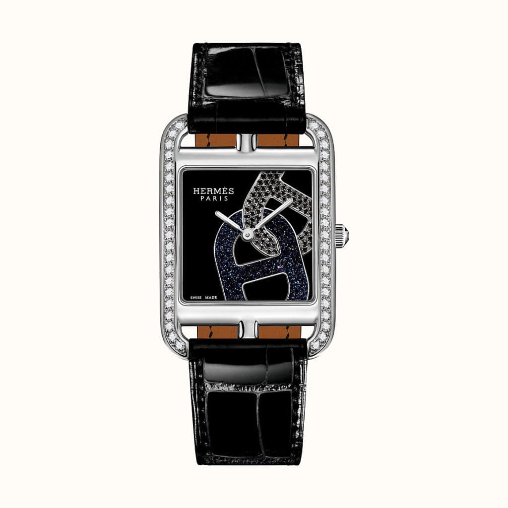 Preppy meets luxe with the Cape Code Chaine d'Ancre watch. 