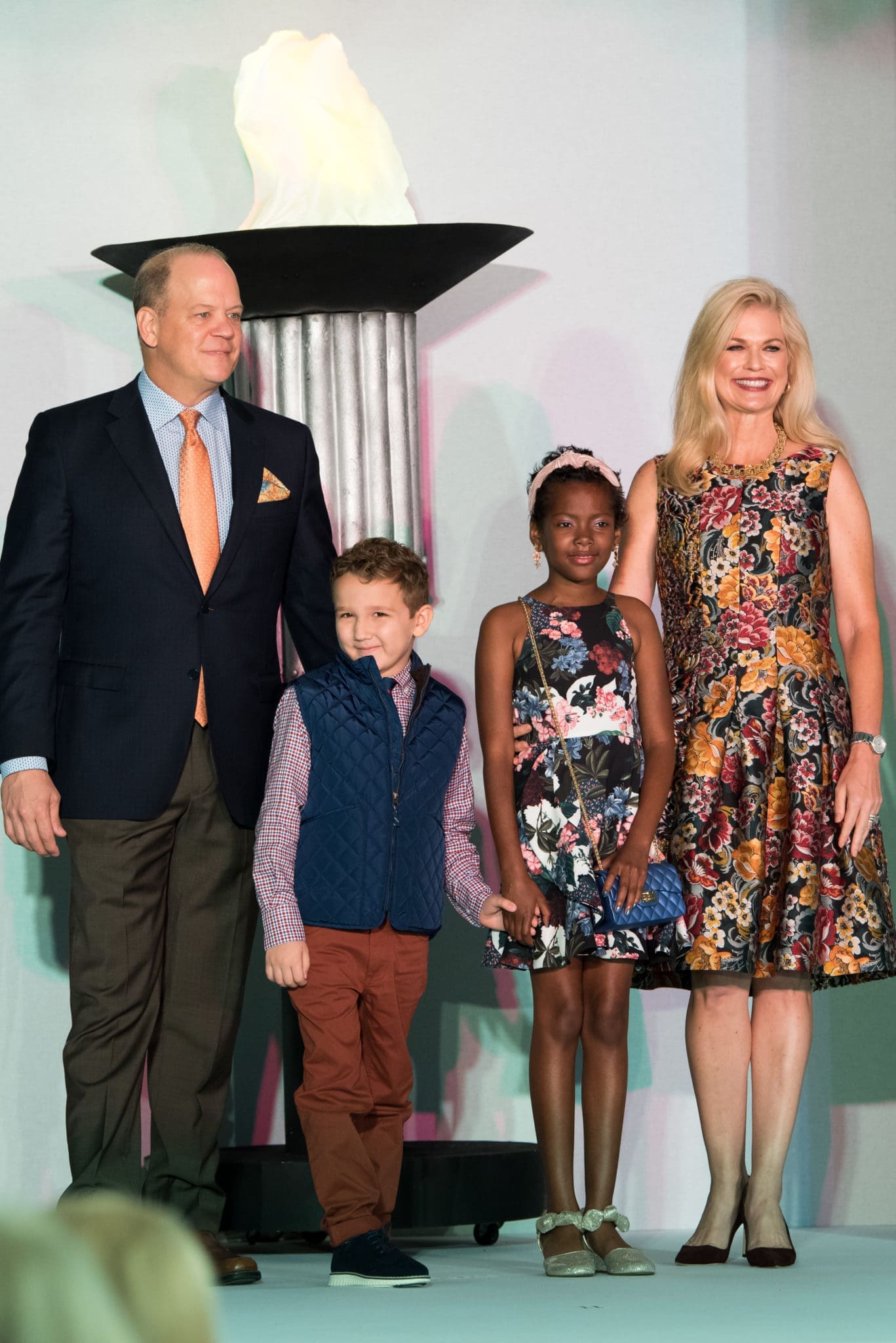Rob & Amy Pierce with Adison Glenn and Logan Gans (Photo by Allen S. Kramer/Texas Children’s Hospital)