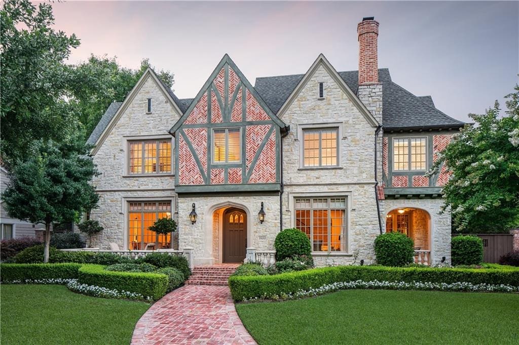 The stunner at 3500 Centenary sits on a coveted corner lot. 