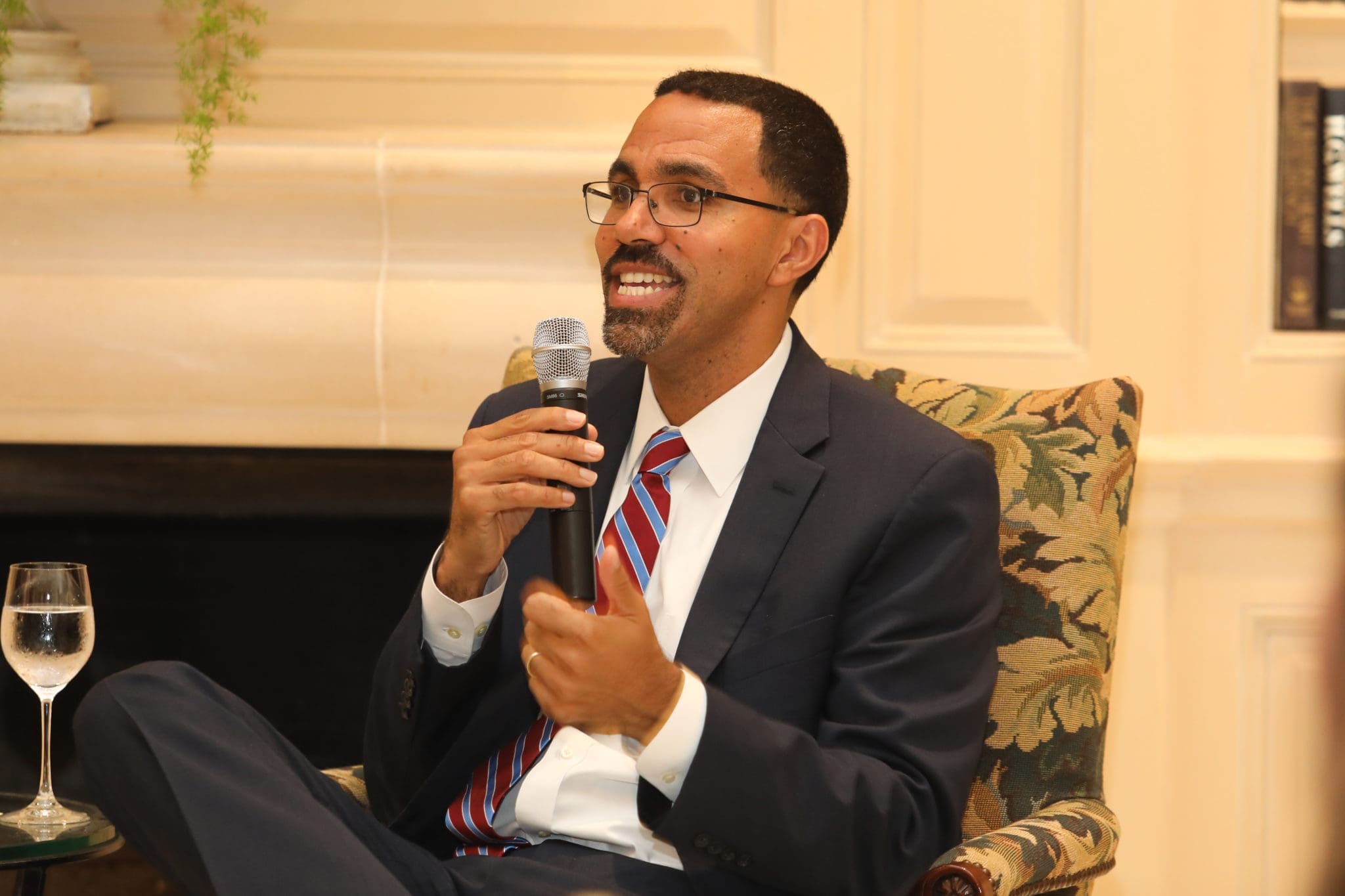 John B. King Jr. during the fireside-like chat in the Sarofim home (Photo by Priscilla Dickson)