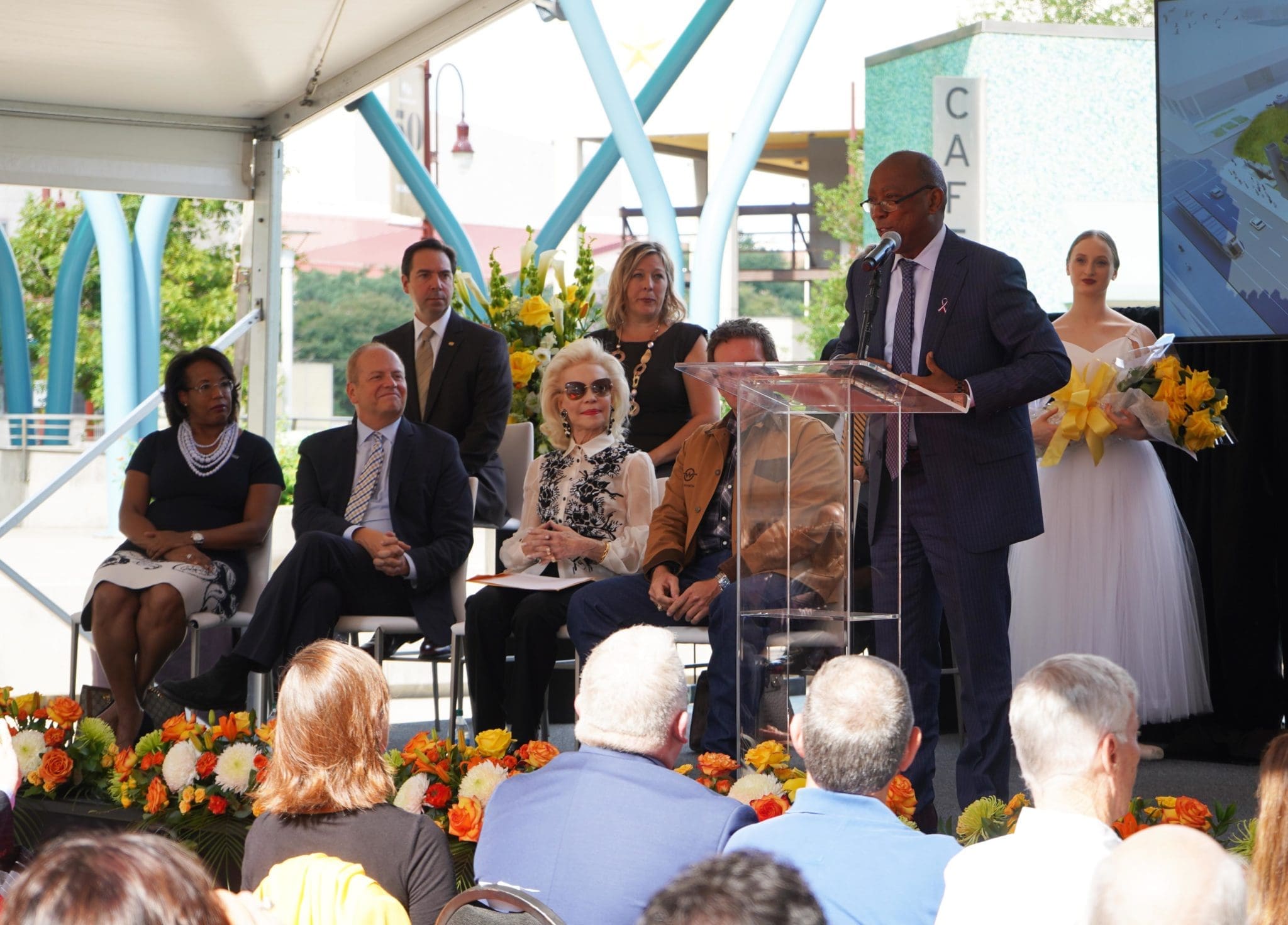 Mayor Sylvester Turner addresses the VIP gathering at Jones Plaza for naming of the Lynn Wyatt Square for the Performing Arts (Photo by Shane Hughes, Houston First)