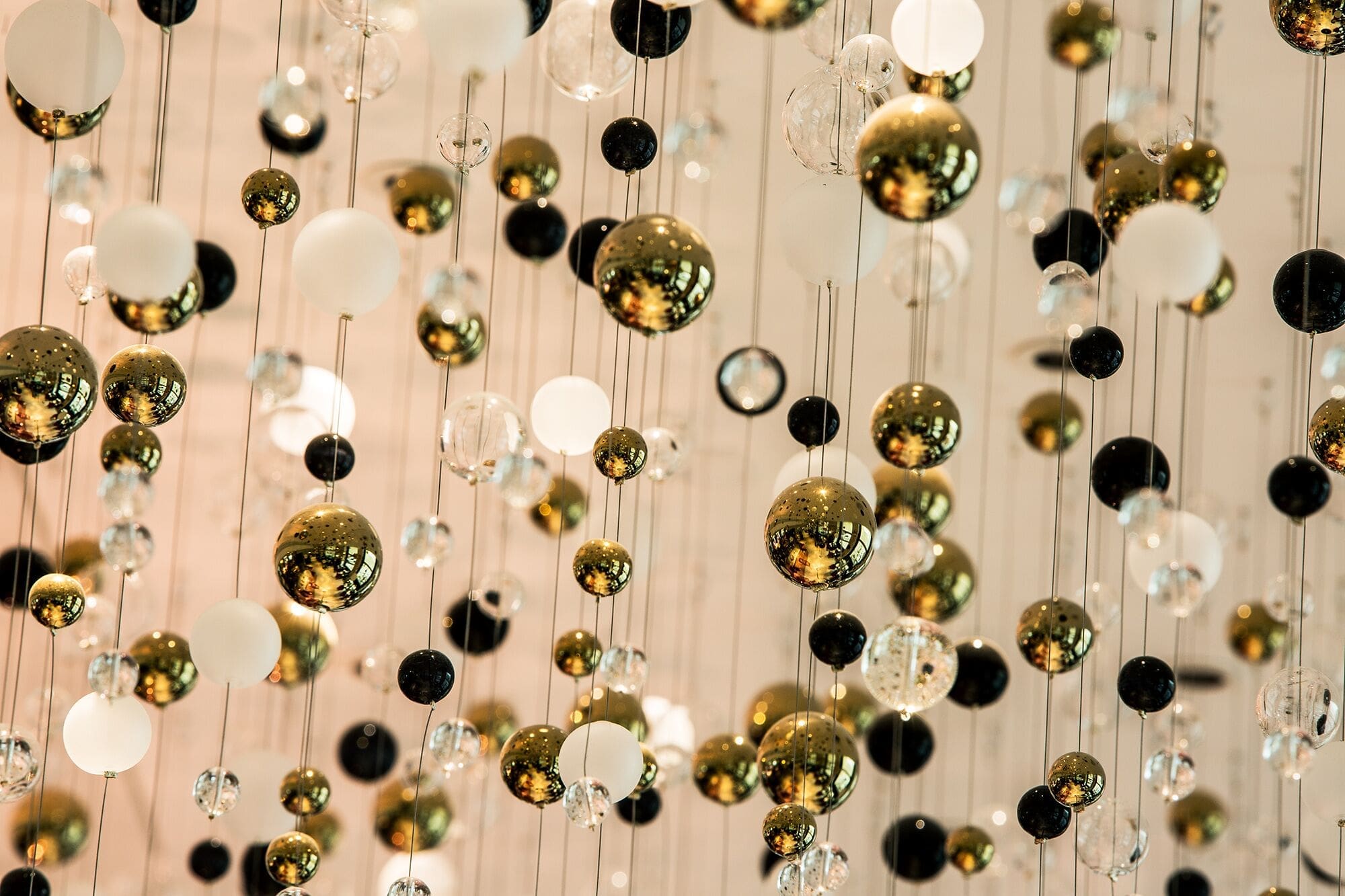 The decor is oh so striking. 