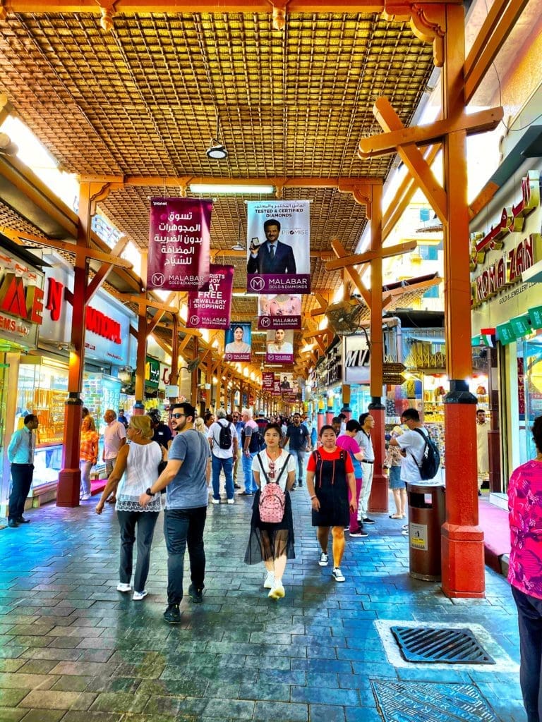 Dubai’s gold market features hundreds of gold and jewelry shops 
