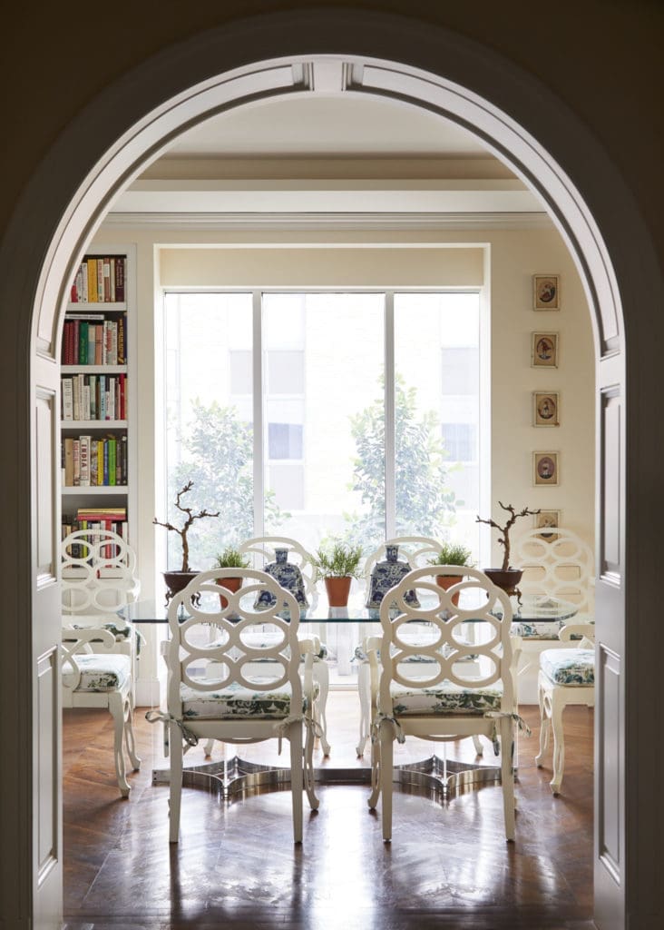 High above Dallas, a Textile Queen’s Apartment Glows like a Maharajah’s Jewel — Go Inside a Rare Retreat