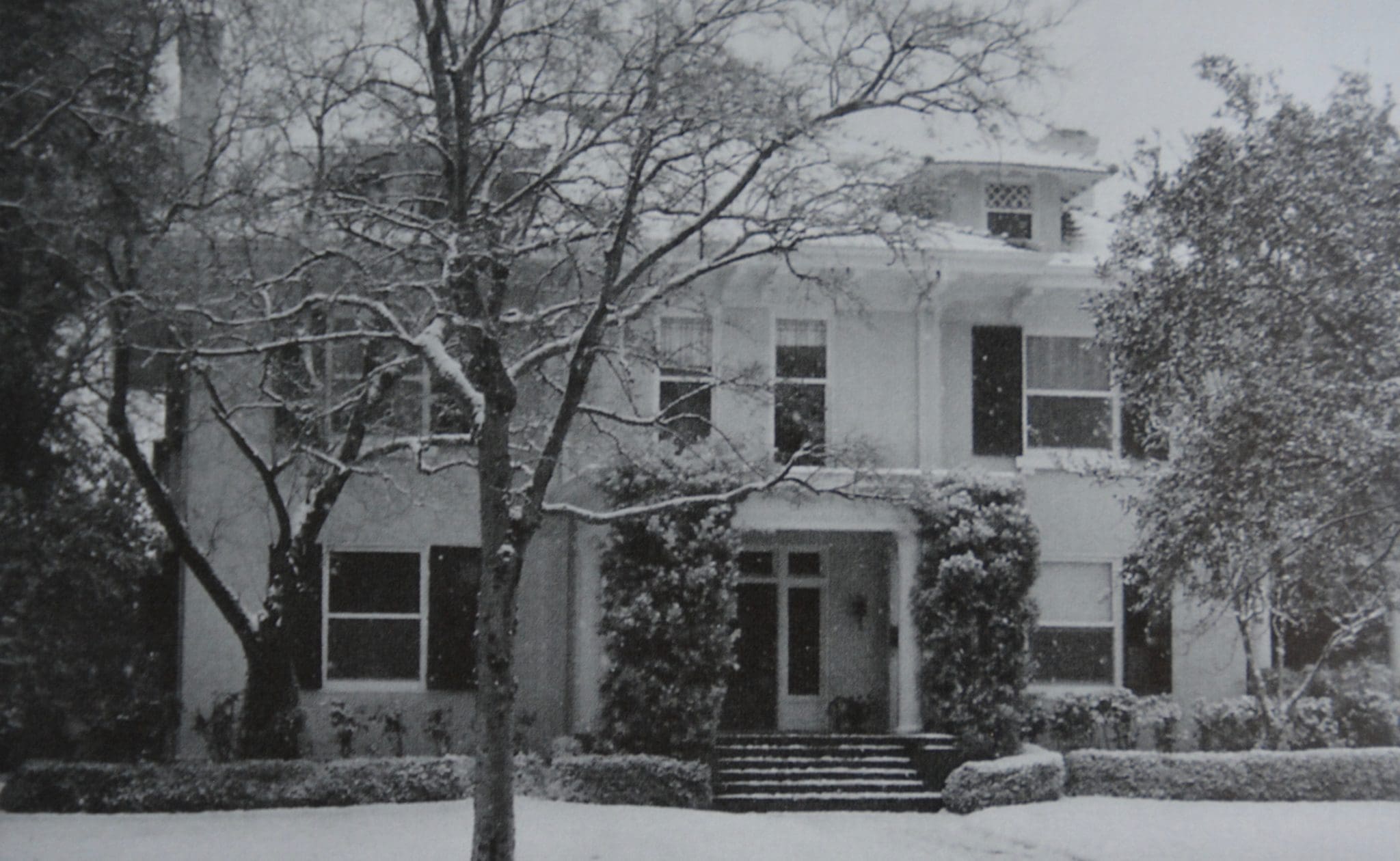 Vintage photo of No. 8 Courtlandt Place, completed in 1911 for a reported $20,000, was designed by Sanguinet and Staats for Alexander S. Cleveland. The Cleveland family lived in the house for 60 years.