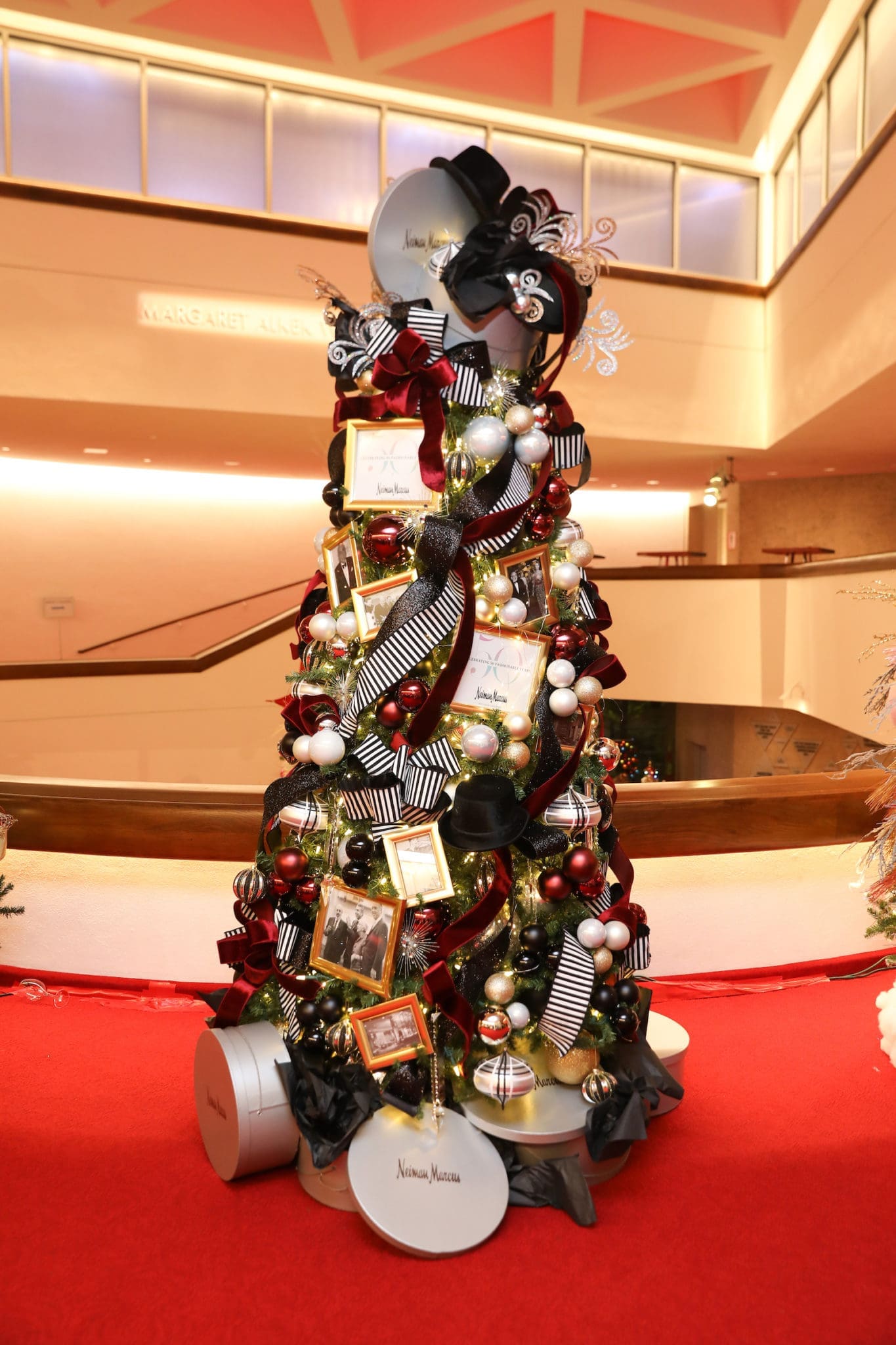 The Neiman Marcus tree celebrating the store's 50th anniversary, sponsored by Angela and Craig Jarchow. (Photo by Priscilla Dickson)