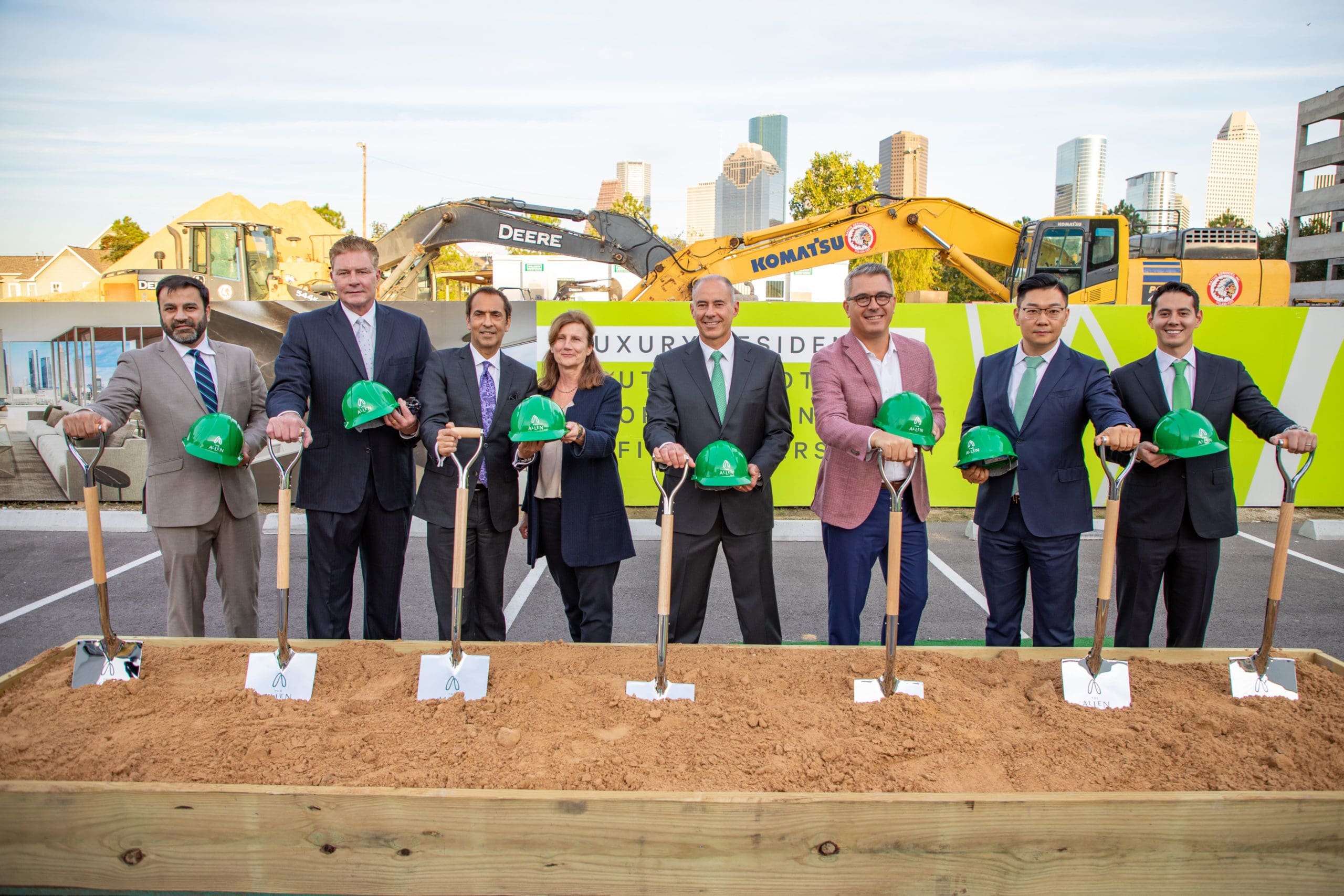 Pawan Kapoor, Gary Leach, Moez Mangalji, Kathrin Brunner, Roberto Contreras, Jeffery Abel, David Du, Roberto Contreras IV (Photo by Ruben Escobar)
