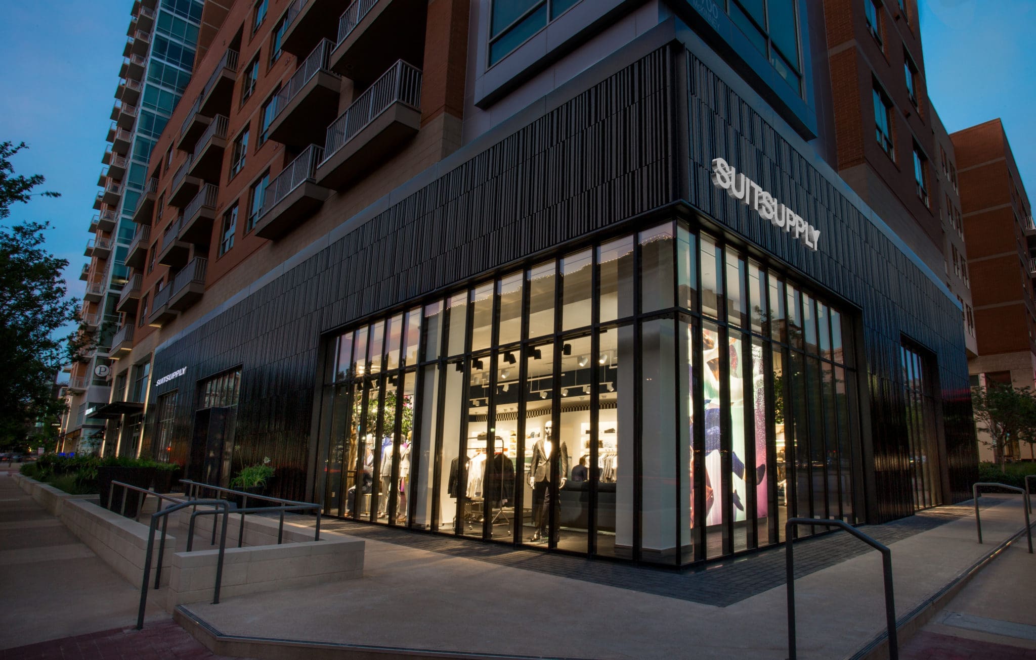 The exterior of Dallas' Suitsupply. (Photo by Suitsupply)