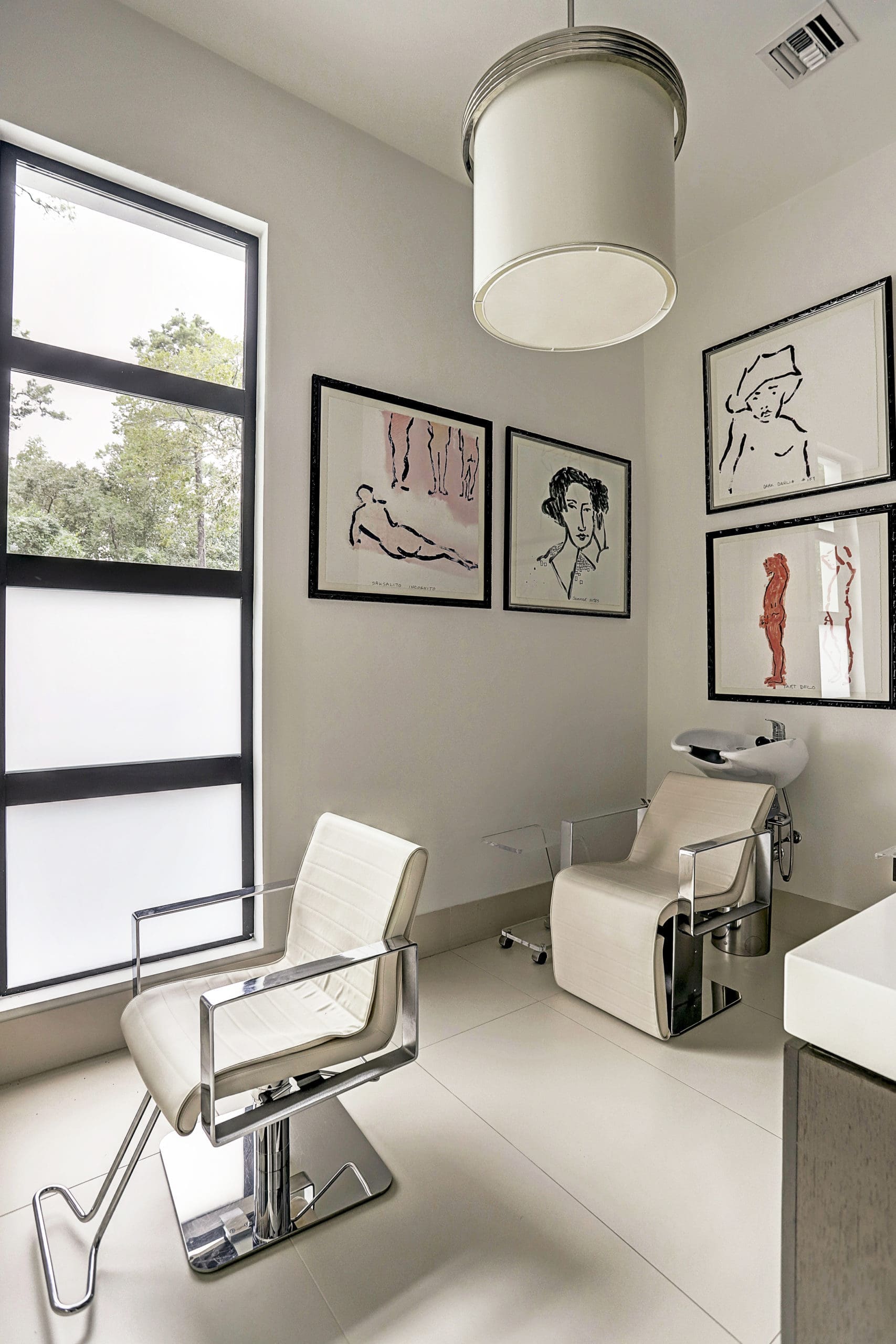 The mansion includes a personal beauty salon. (Photo by TK Images)