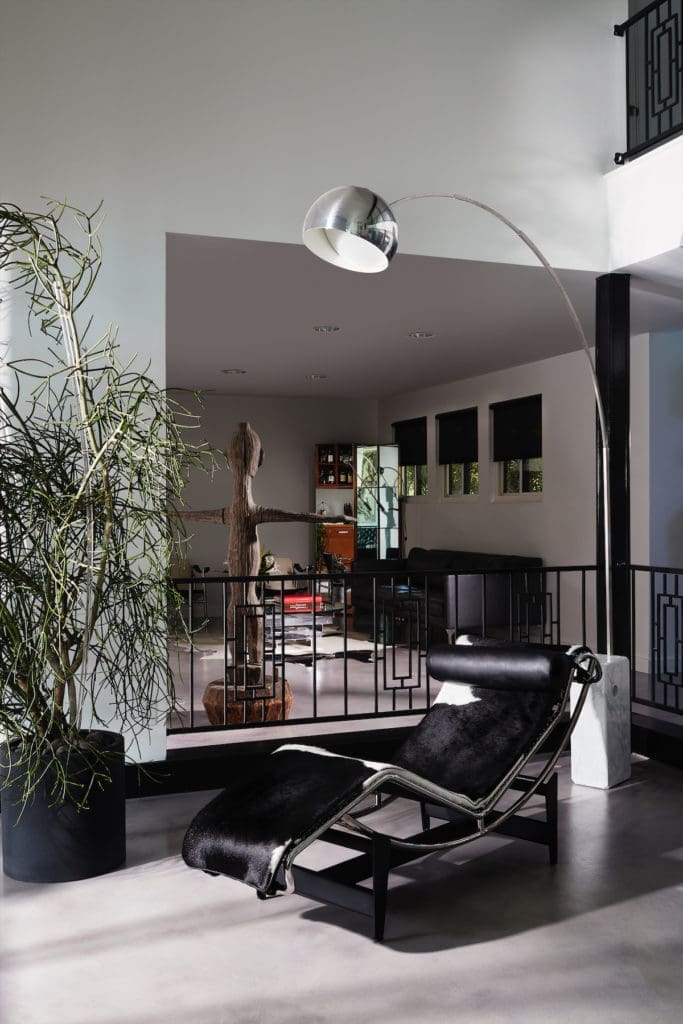 Le Corbusier chaise from Cassina.
Arco floor lamp, circa 1970, from
James McInroe. (Photo by Lisa Petrole)