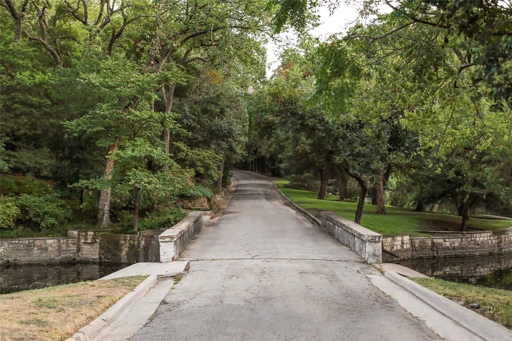 Turtle Creek Drive is one of the most beautiful and secluded streets in Dallas. (Photo by Compass Real Estate )