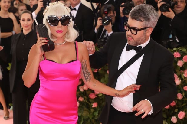 Oscars Conflict and MIA Designers Diminish New York Fashion Week, But Texas Flash May Save the Day