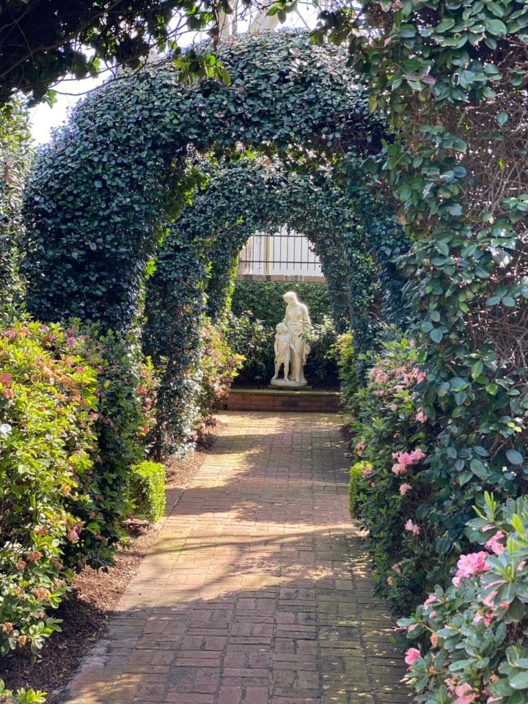 Gardens at the Forum of Civics building, home to River Oaks Garden Club (Photo by Shelby Hodge)