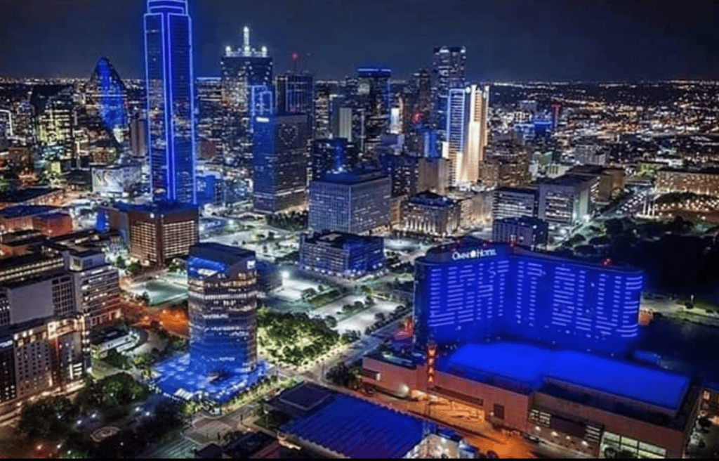 Another great view of Dallas' blue skyline (Instagram photo @dianegutierrez537)