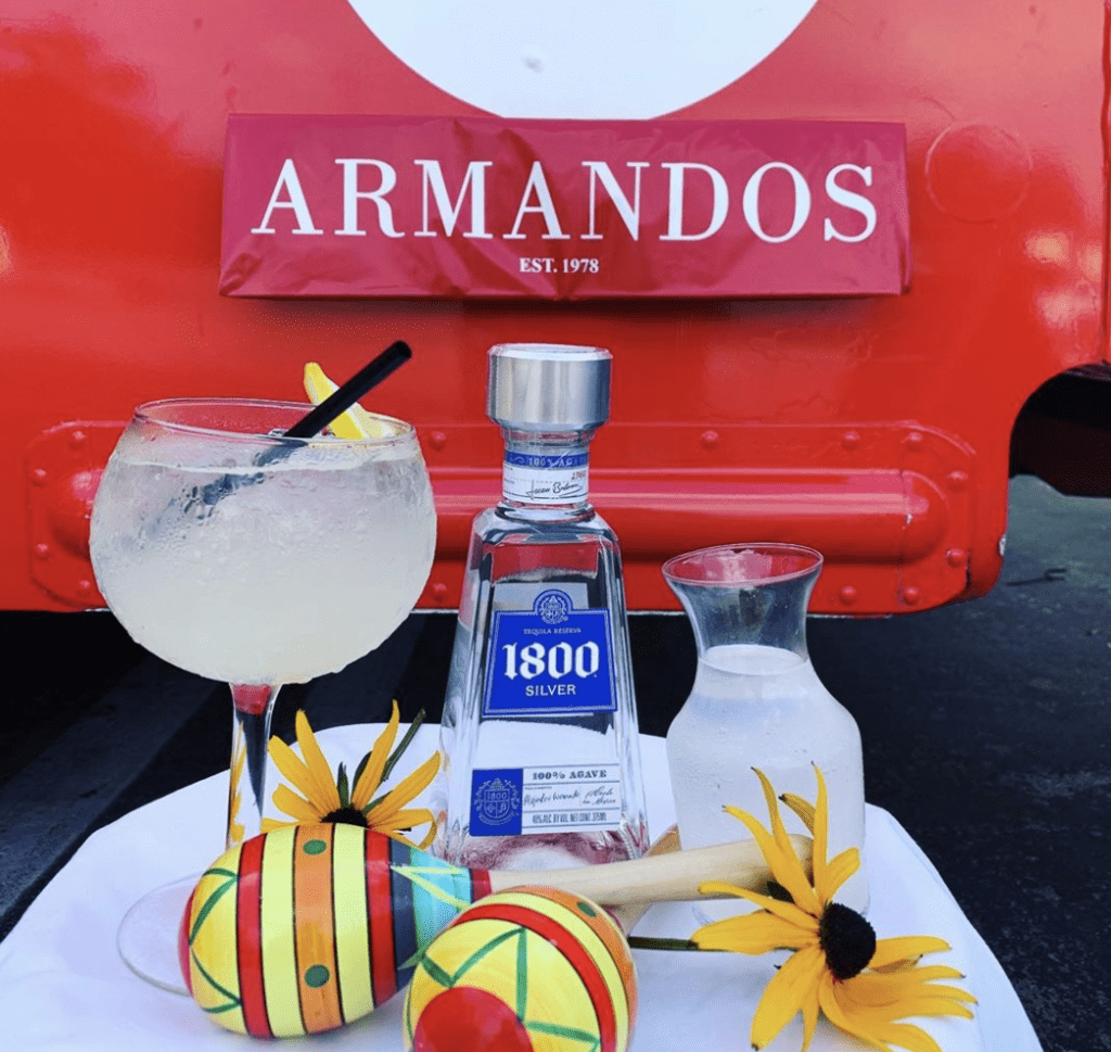 Armandos' cocktail kit