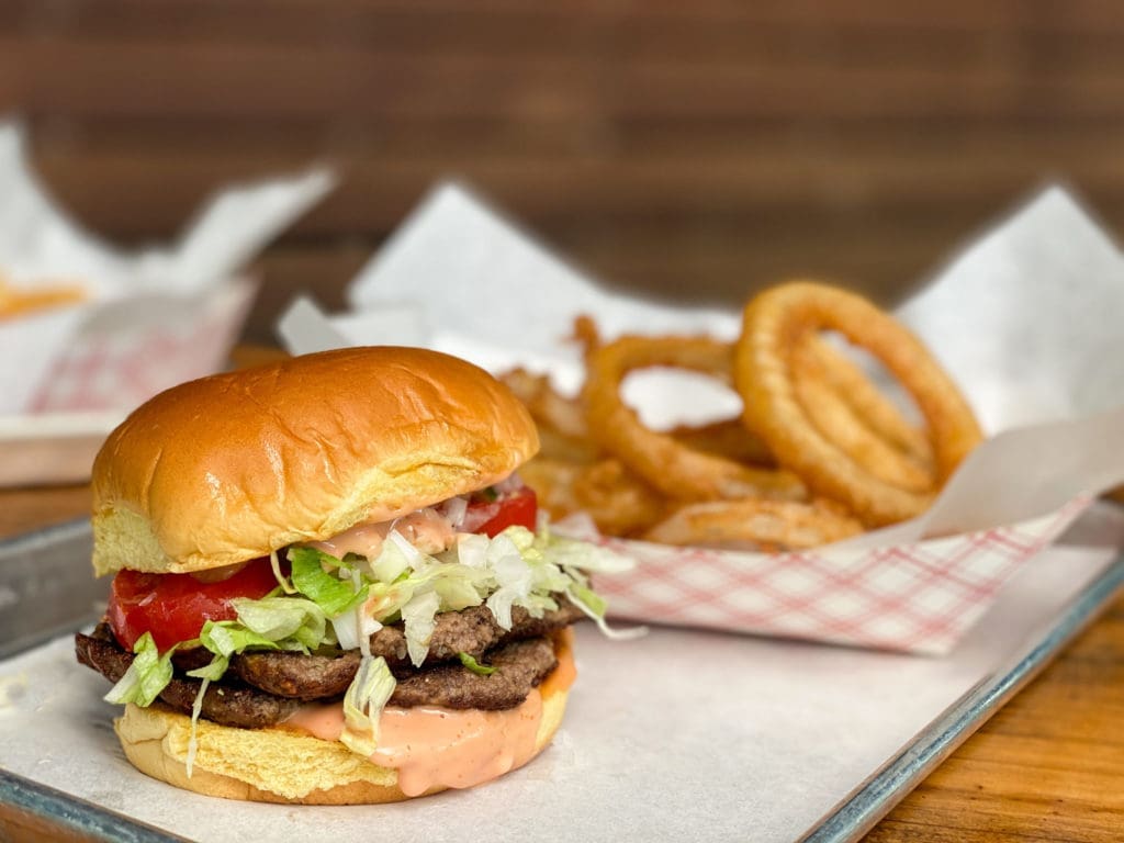 New Burger Pop-Up Takes Over a Showcase Houston Space, Bringing a Venice Beach Vibe — Daddy’s Burgers Takes Root
