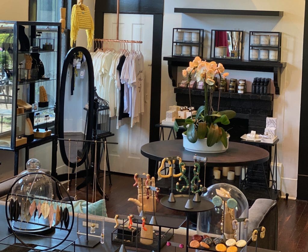 After closing its Midlane location early last year, Collectivo has opened on Yale in a 100 year old cottage near the Heights Mercantile. 