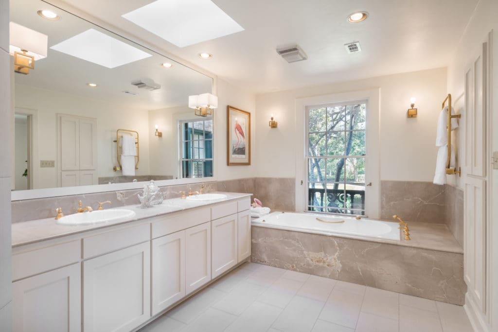 The master bathroom in the four bedroom house. (Photo by Vlady Ambia)