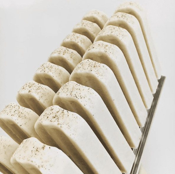 The creamy vanilla cinnamon pops.